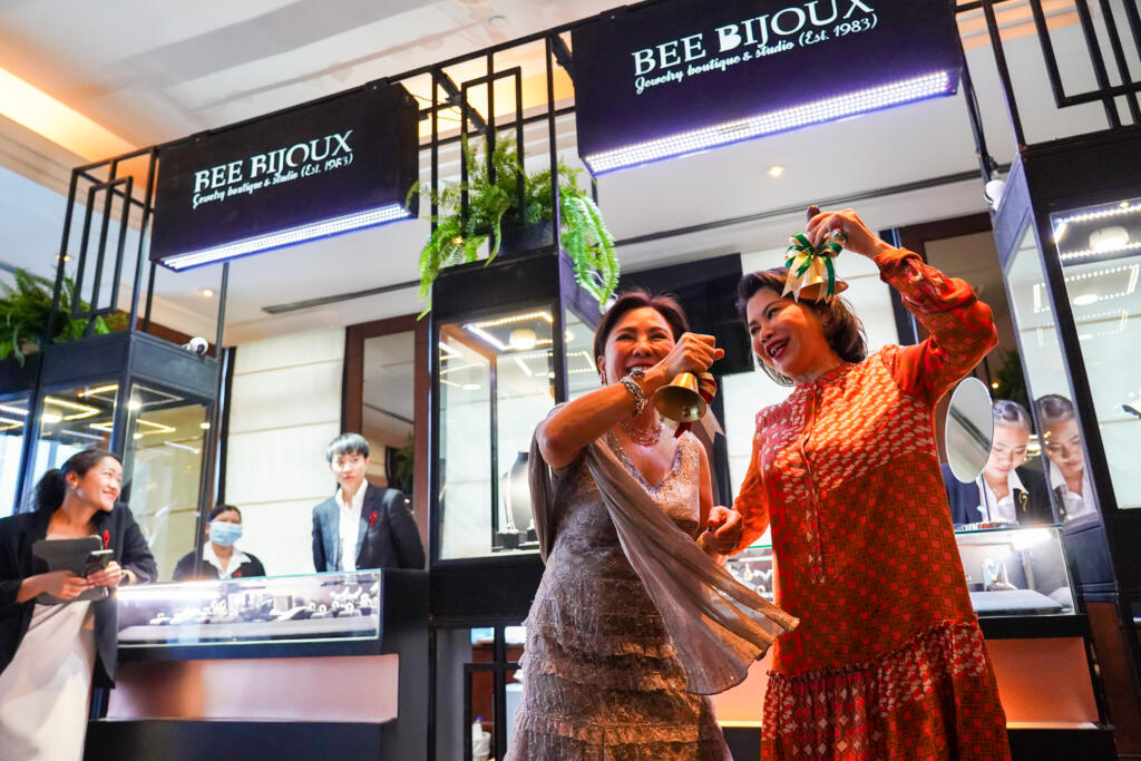Bee Bijoux Christmas Party and Jewelry Exhibition