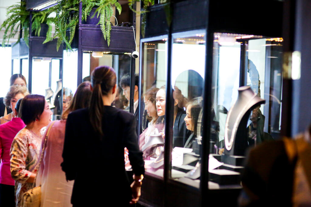 Bee Bijoux Christmas Party and Jewelry Exhibition